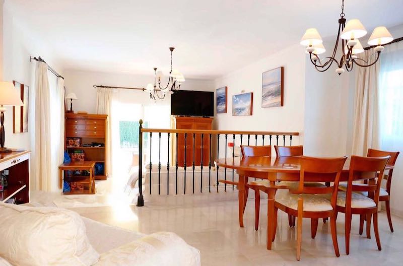 Villa moderna en RIVIERA DEL SOL - arbatestates.com