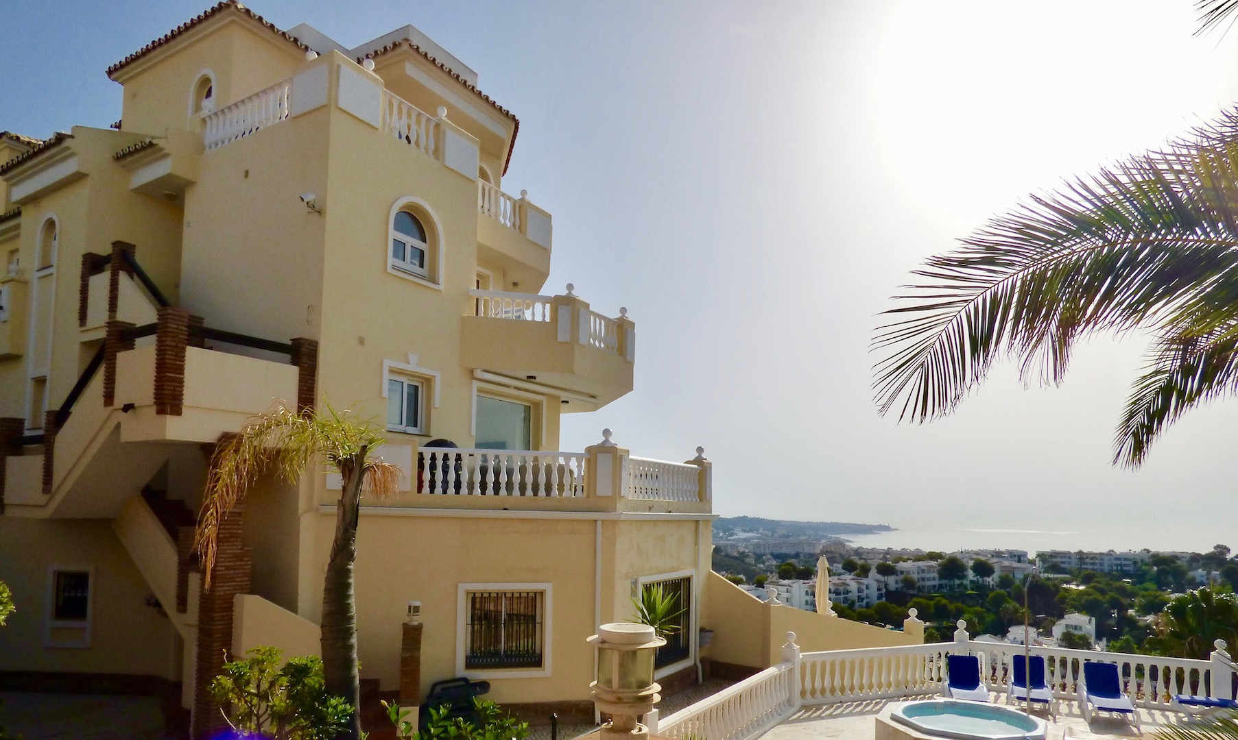 Apartamento en la planta baja en RIVIERA DEL SOL - arbatestates.com