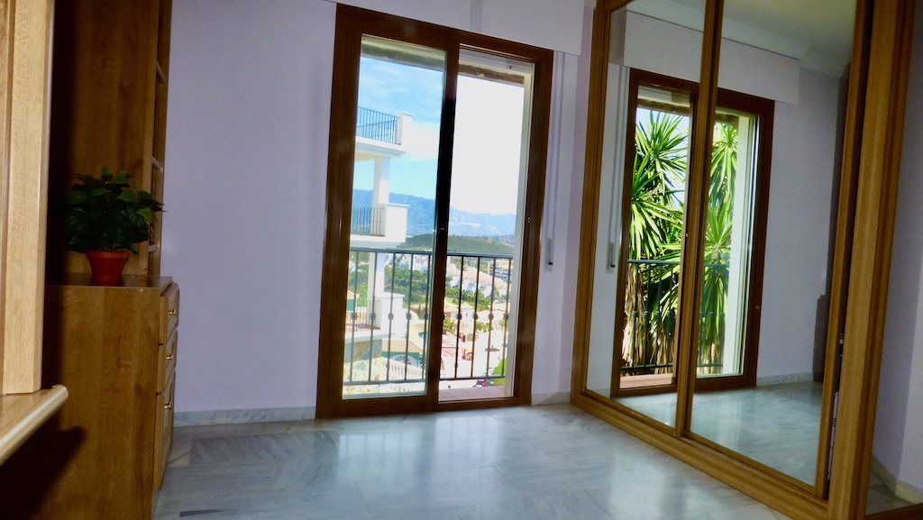 Apartamento con vistas panorámicas en RIVIERA DEL SOL - arbatestates.com